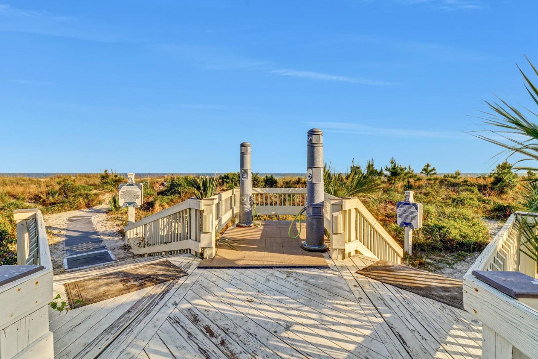 The Breakers #220 Beach Condo, Beautiful Ocean View At Coligny Beach, 4 N Forest Beach Drive Hilton Head, Walk To All Shops Restaurants, Renovated Jan 2024, Vacation Rental Hhi Llc Île de Hilton-Head Extérieur photo