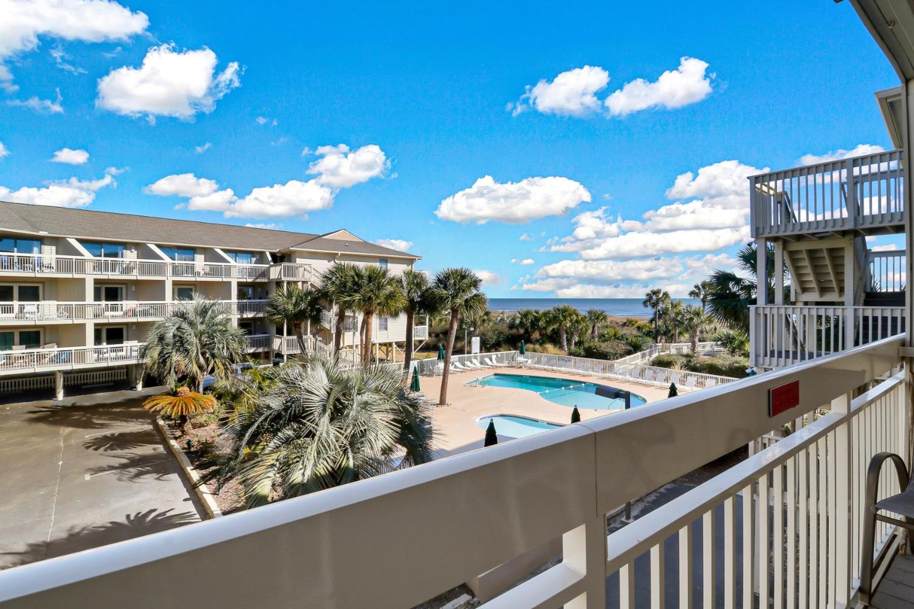 The Breakers #220 Beach Condo, Beautiful Ocean View At Coligny Beach, 4 N Forest Beach Drive Hilton Head, Walk To All Shops Restaurants, Renovated Jan 2024, Vacation Rental Hhi Llc Île de Hilton-Head Extérieur photo