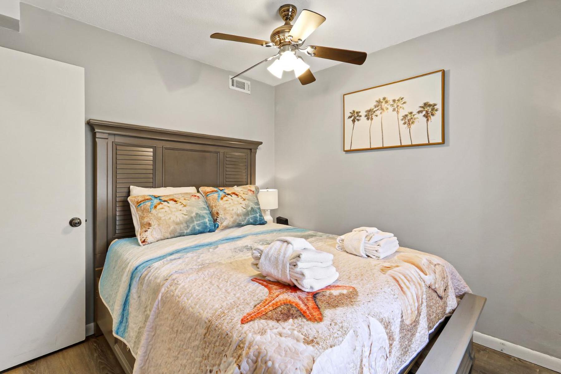 The Breakers #220 Beach Condo, Beautiful Ocean View At Coligny Beach, 4 N Forest Beach Drive Hilton Head, Walk To All Shops Restaurants, Renovated Jan 2024, Vacation Rental Hhi Llc Île de Hilton-Head Extérieur photo